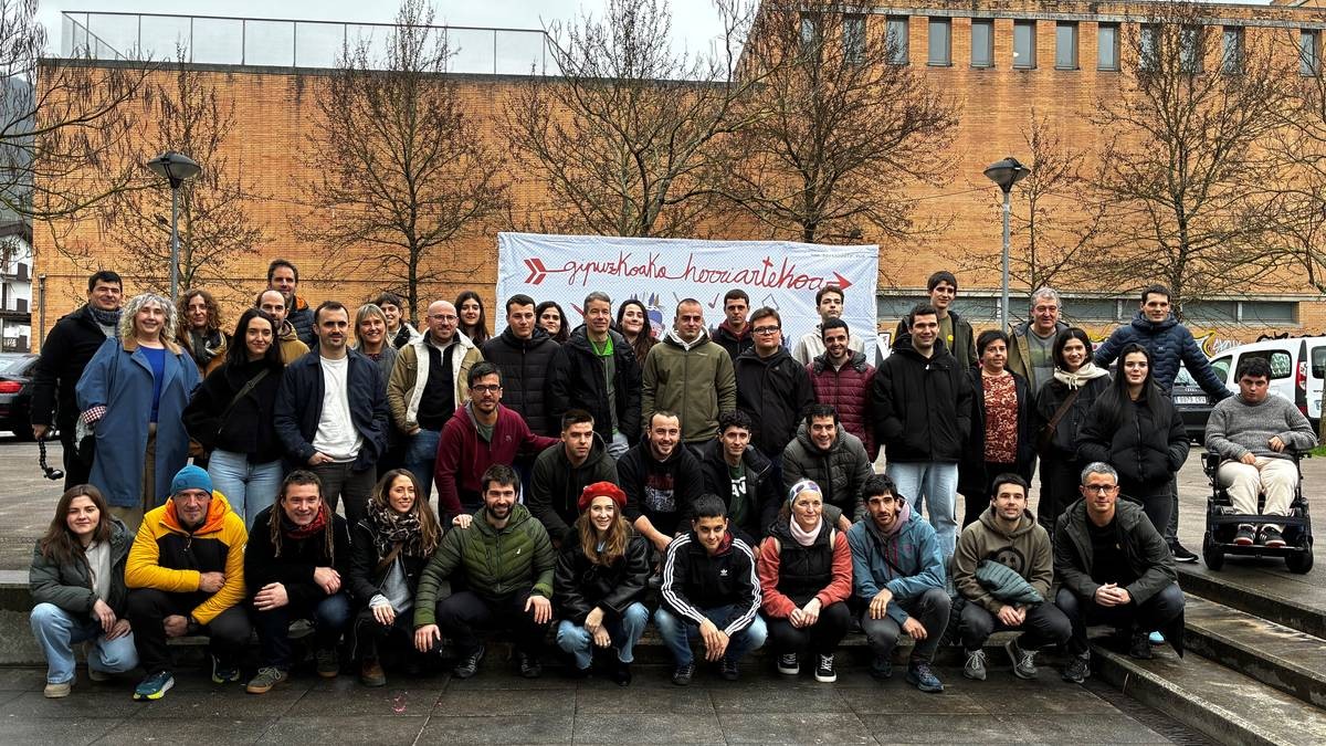 Lagunartean eta eroso kantuan egiteko, badator Herriarteko Txapelketa