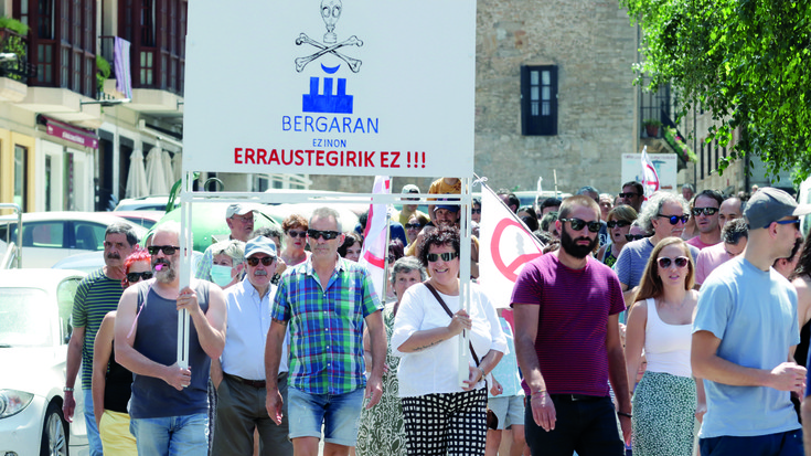 Larramendiko Arnasa taldeak "kezkaz" bizi du auzia, "interesak ikusita"