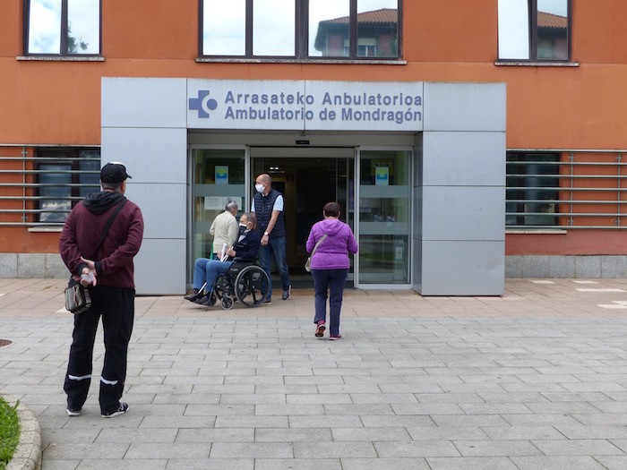 Kasu berririk ez bailaran, baina Arrasate infekzio-foku berria ote den aztertzen ari dira
