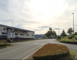 Bi ibilgailuaren arteko istripua izan da goizean Pagatza industrialde parean
