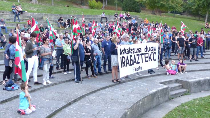 Etorkizunari eta Kataluniari begira ospatu dute Gudari Eguna