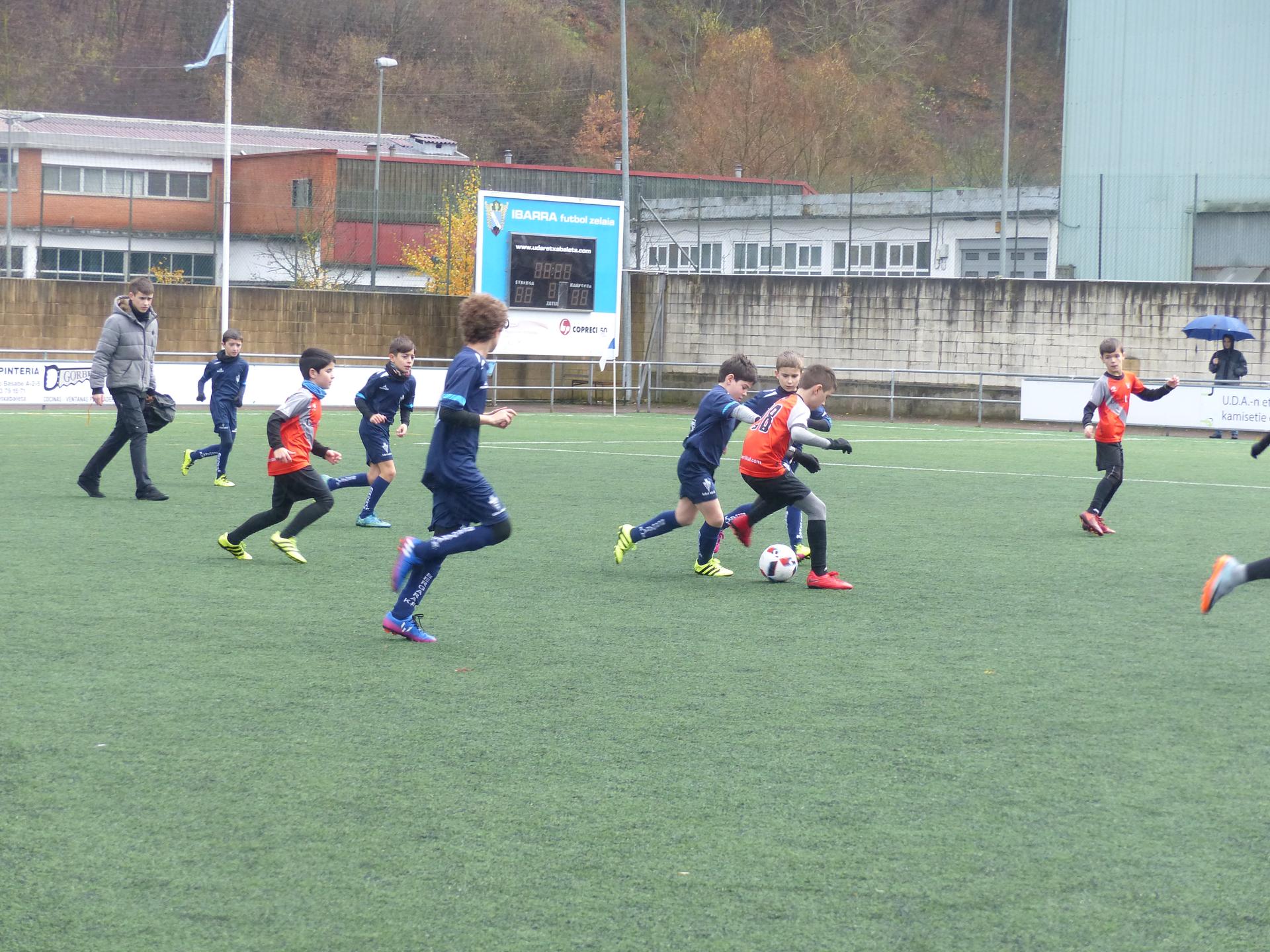 Lehiakortasuna eta futbola modu hezigarrian, Bixente Etxeandiaren omenezko partiduetan