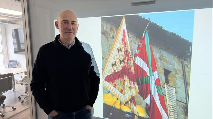 Andoni Larrañaga:  "Euskaldunok ikur batzuk gatazkatsu bihurtu aurretik erabili izan ditugu"