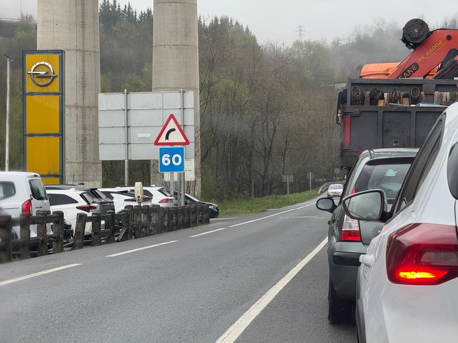 Bi autoren arteko istripua izan da Bergaratik Arrasatera bidean