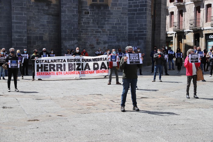 Ostalaritzari pandemia hasi zenetik "392.853 euro inbertituz" lagundu diola adierazi du Udalak