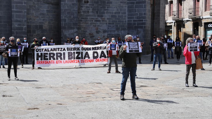 Ostalaritzari pandemia hasi zenetik "392.853 euro inbertituz" lagundu diola adierazi du Udalak