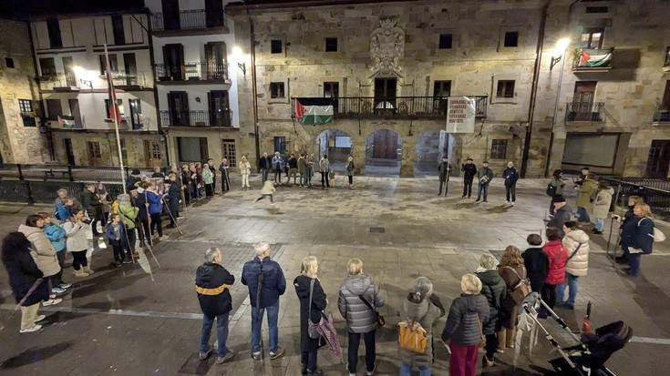 Anelkarrek 983 euro batu ditu Santa Ageda eskean