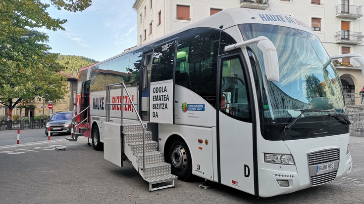 Odol ateratzeak, bihar, Fernando Eskoriatza plazan