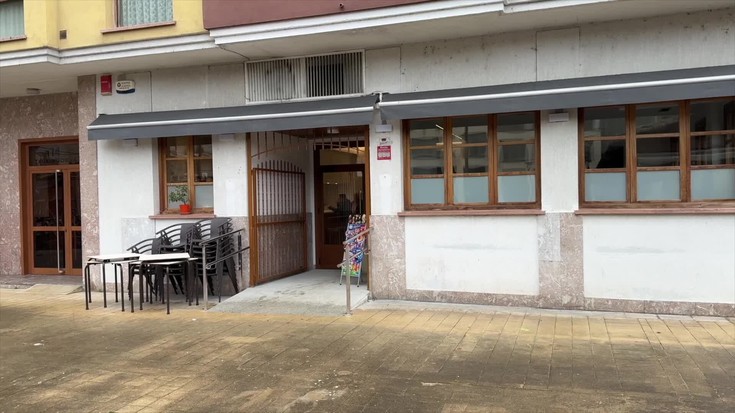 Albisteak: Osintxu auzoko Txuringo tabernak zabalik ditu ateak