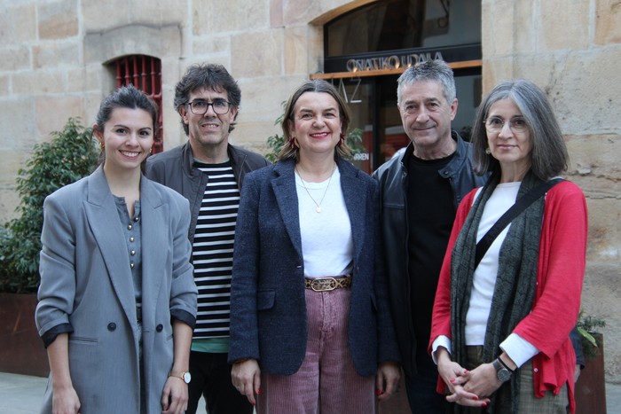 Etxebizitzaren inguruan Udal Gobernuak "planak besterik ez" dituela salatu du EAJk