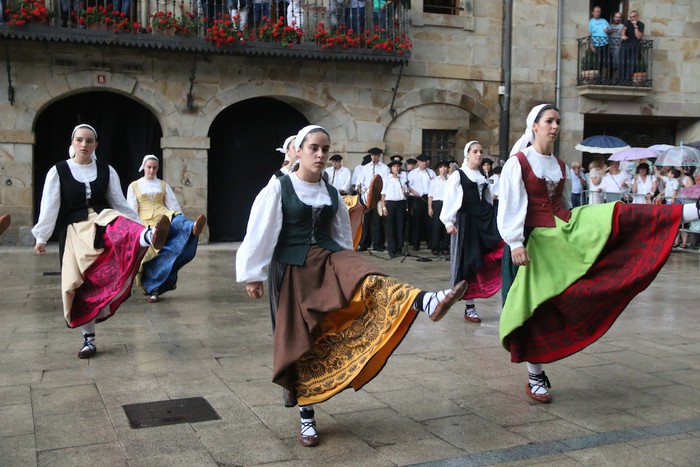 Mairuaren Alardea egin dute Antzuolan - 99