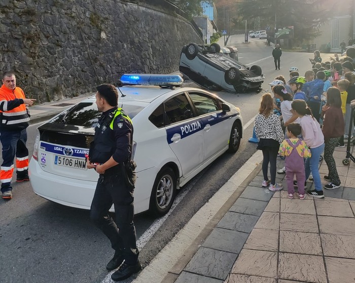 Zauriturik gabeko istripu ikusgarria Arrasateko Loramendi kalean