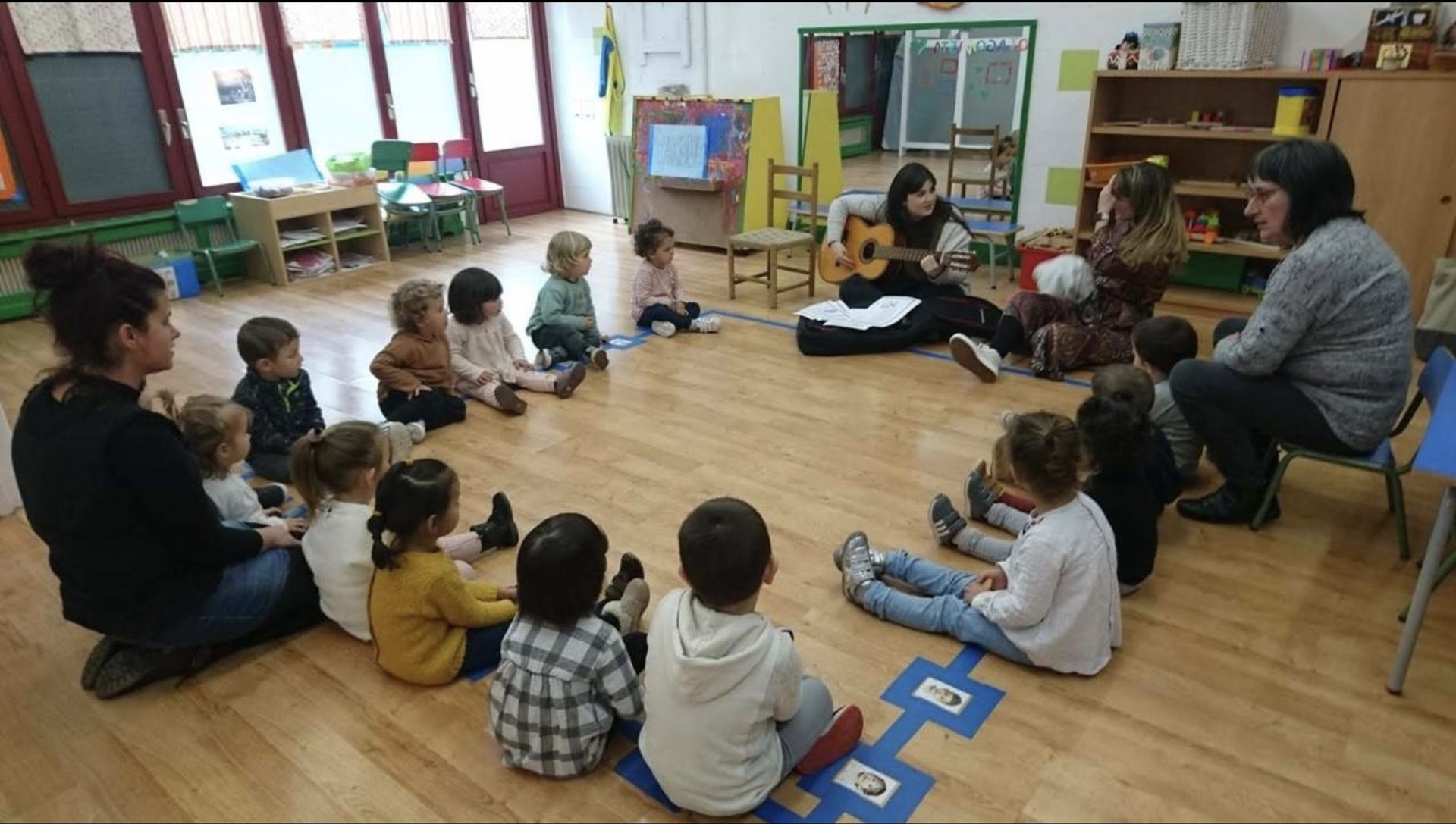 Literatur Astea dator Kurtzebarri eskolara, askotariko ekintzekin