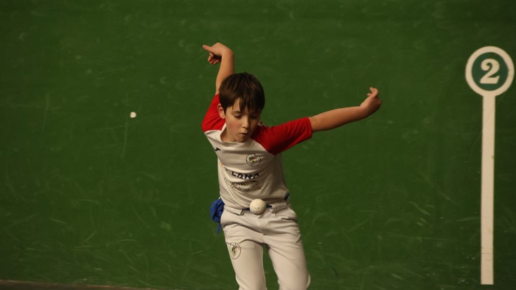 Deba Arroko Gabonetako pilota txapelketa abian da Aramaion