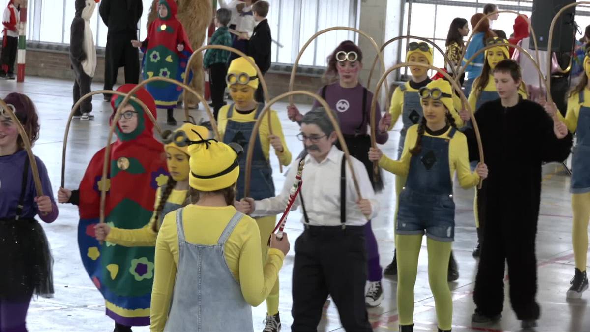 Tradizioa eta umorea uztartu dituzte Antzuolako Aratusteetan