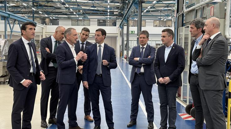 Imanol Pradales lehendakariak Oñatiko Ulma Packaging enpresa bisitatu du