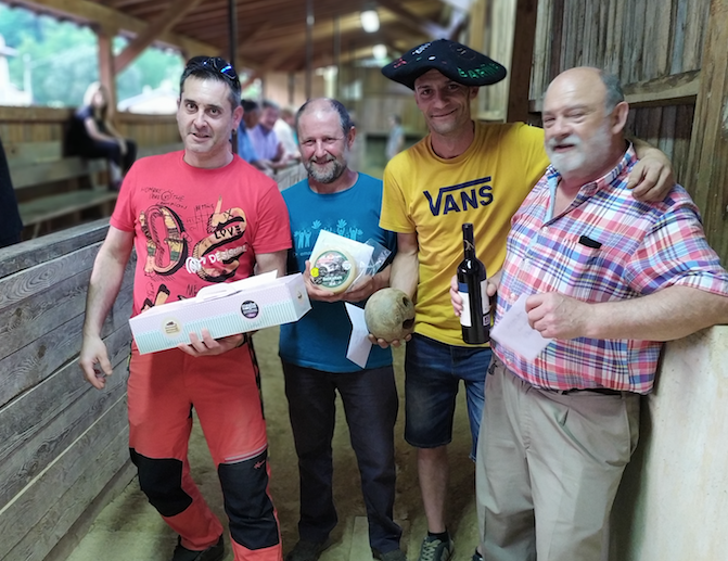 Asier Azkarate bergararra lehenengo, Barinagako botaldian