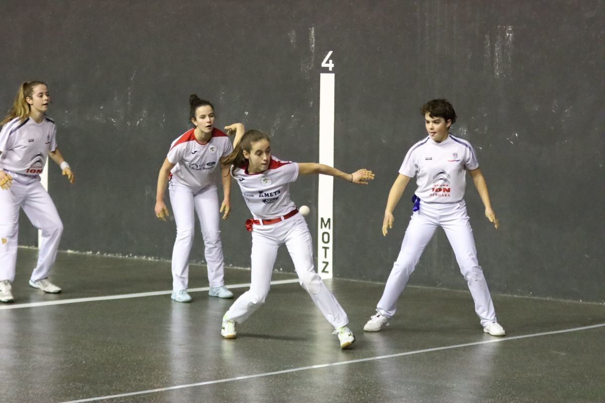 Oñatiarrak protagonista eliteko emakumezkoen pilota jaialdian