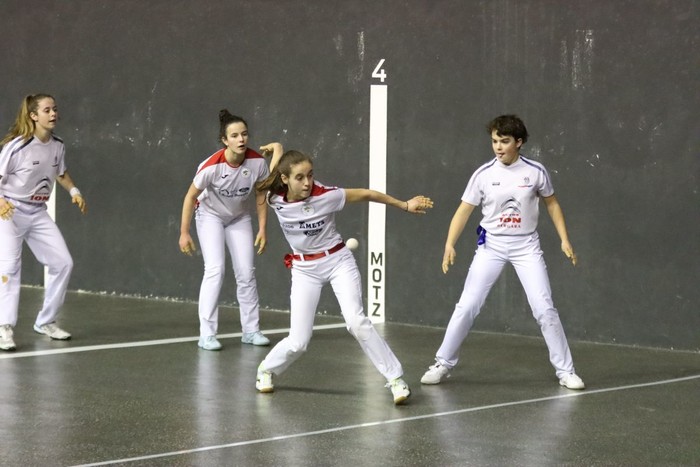 Oñatiarrak protagonista eliteko emakumezkoen pilota jaialdian