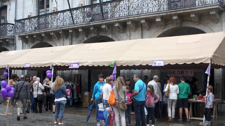 Ibai-Arte elkartearen festa Herriko plazan, azaroaren 12an