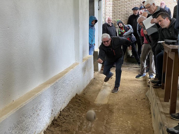 Euskal Herriko Hiru Txirlo Txapelketako jardunaldia jokatuko da zapatuan Etxaguen auzoan