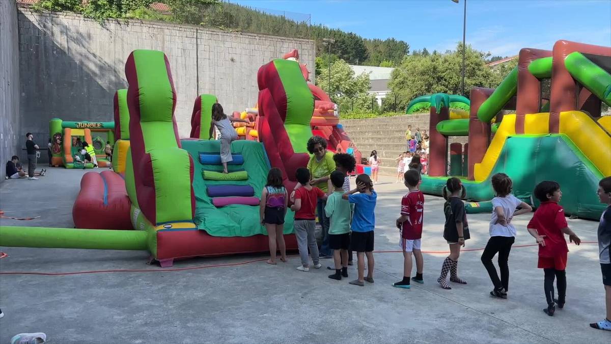 700 bat neska-mutiko batu ditu Eskola Kirolaren azken jaiak