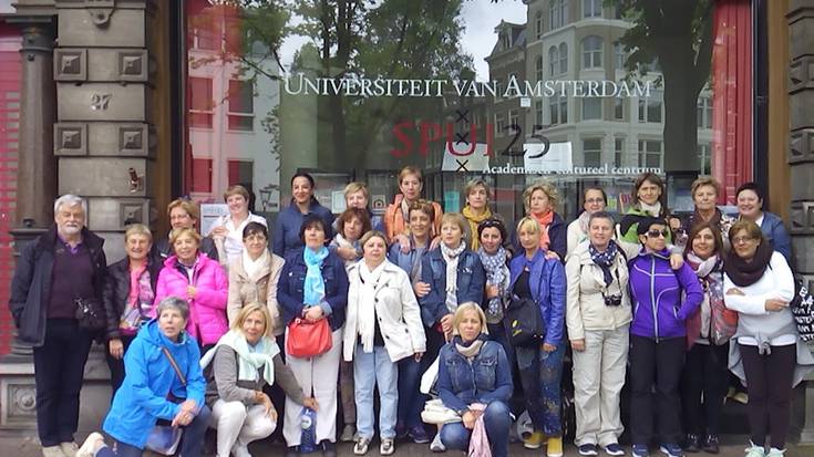 Helduen Eskolakoak Amsterdamen