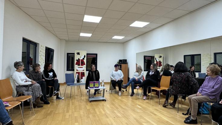 Udazkeneko plangintza aurkeztu du Arrasateko Emakume Txokoak