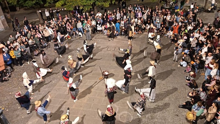 Beldurrezko errituek hartuko dute plaza, beste urte batez, Gaba Baltzean