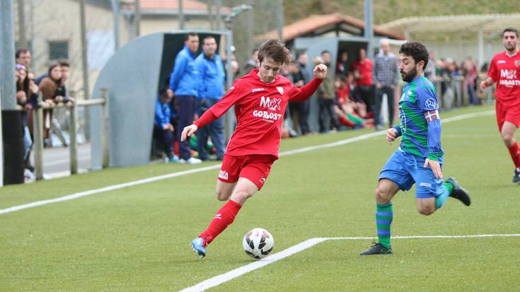 Buruz egindako bi golei esker Antzuola lider (2-0)