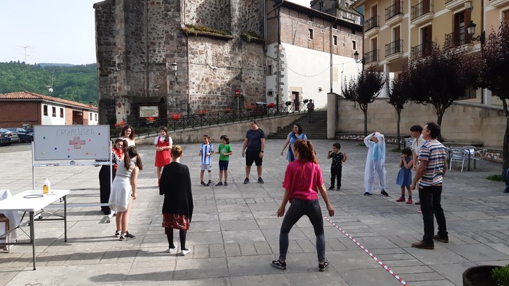 Antzerki eskolak, DAPen eskutik, herri askotan