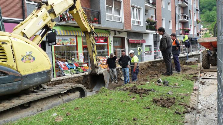 Saneamendu lanak egiten ari dira Fraiskozurin