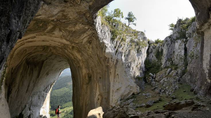 Araotz inguruak ezagutzeko geoibilbidea