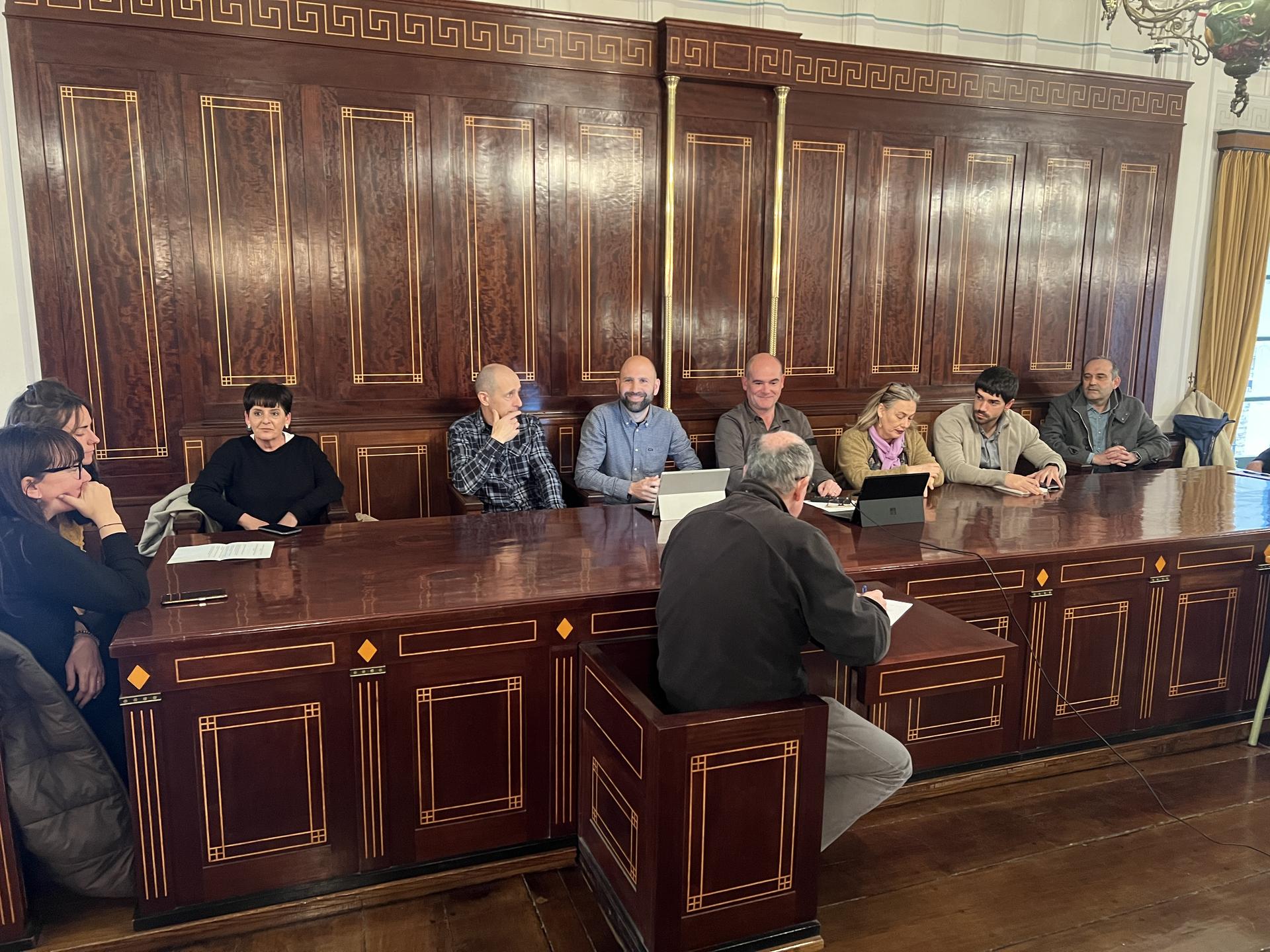 Erregularizazioaren aldeko mozioa babestu du udalbatzak
