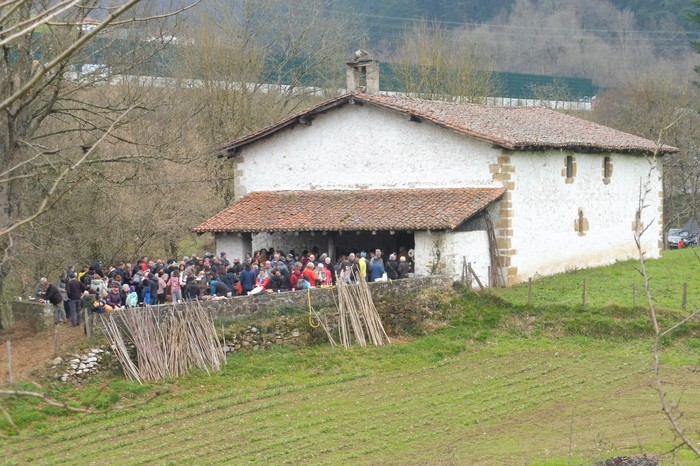 San Blas eguna ospatu dute Basalde auzoko baselizan