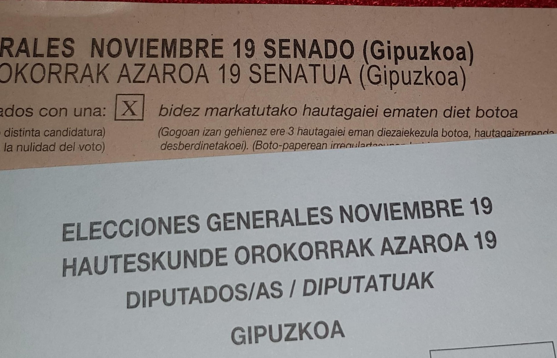 Espainiako hauteskundeetako boto-paperekin gaizki-ulertua