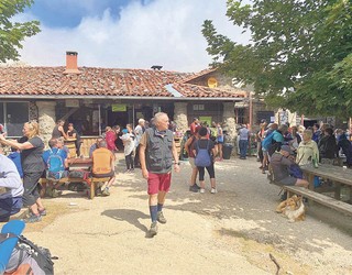 Tradizioari eutsiz, San Inazio egunak jende ugari erakarri du Urbiara