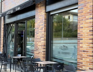 Elma taberna jatetxean, bi pertsonarendako otordua