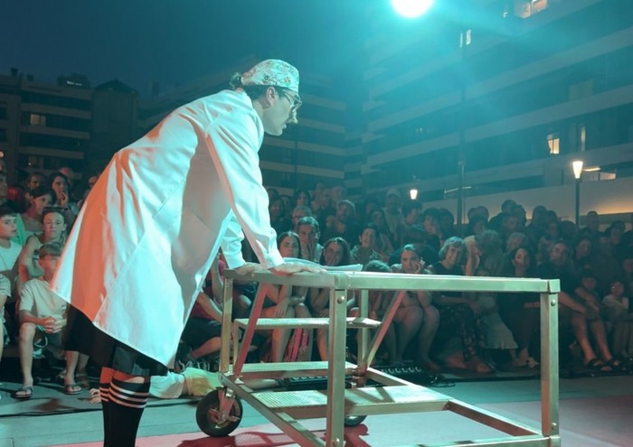 'Kodizia late night' antzezlana Arrasatera iritsiko da egubakoitzean
