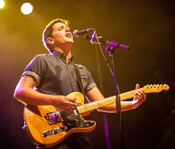 Jon Basaguren musikariak emanaldi akustikoa egingo du