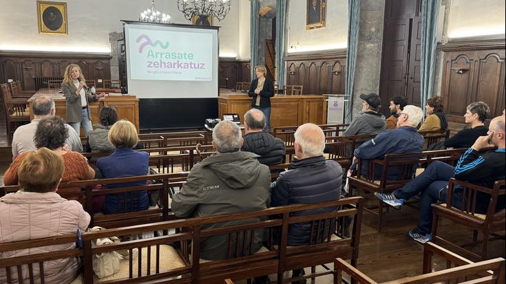 Elmako eta Zarugalde kaleko bizilagunekin bildu da Udal Gobernua