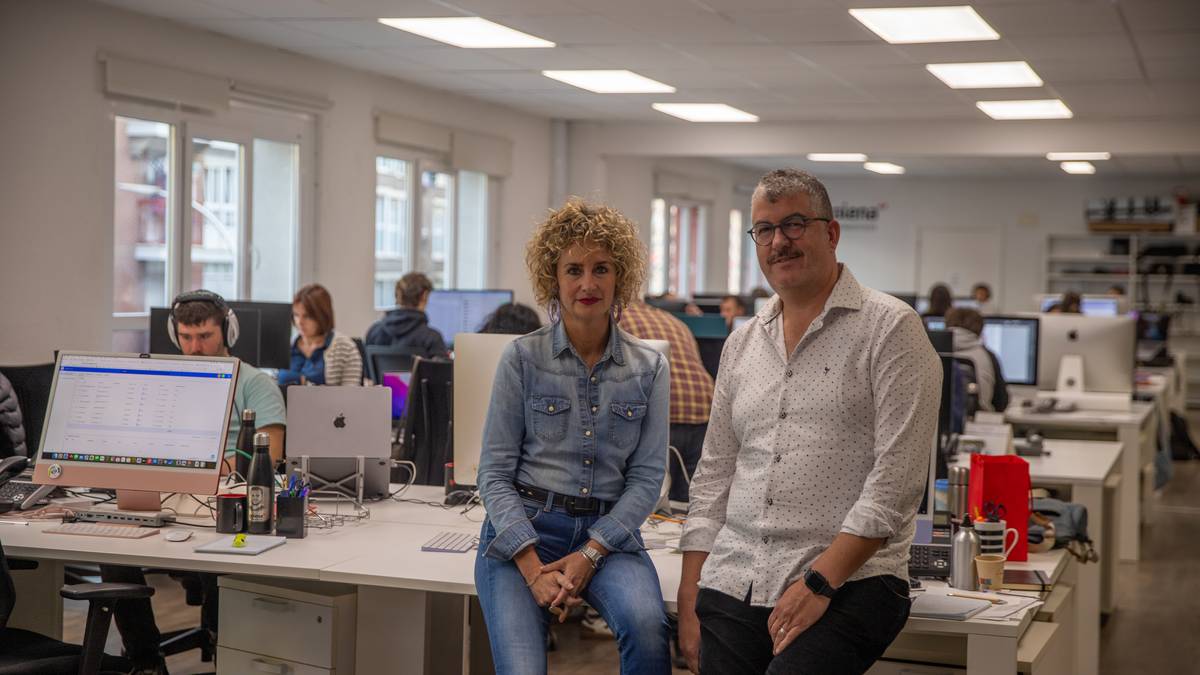 Monika Belastegi eta Iban Arantzabal: "25. urteurrenean zerbait  esan nahi badugu da: eskerrik asko"