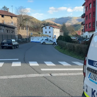 Elkarretaratzea autoak harrapatuta hildako gizonaren alde