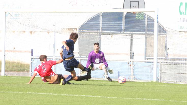 Bergara Hiria futbol torneoa etxekoendako izan da 3-2 Elgoibarren aurka irabazita