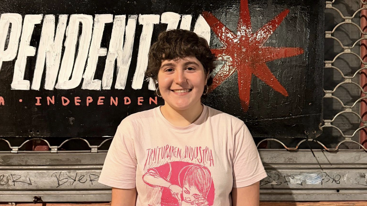 Izadi Zumalde: "Sortzailea naiz, baina kosta egiten zait nik sortutako abestiekin gustura gelditzea"