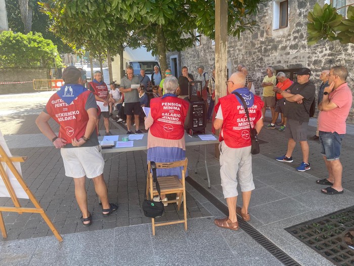 Bergarako pentsiodunek ekin diete elkarretaratzeei