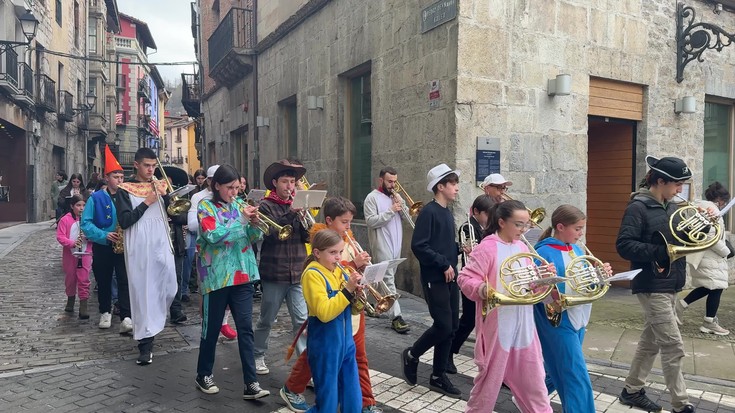 Musikarekin amaitu dira Bergarako Aratusteak