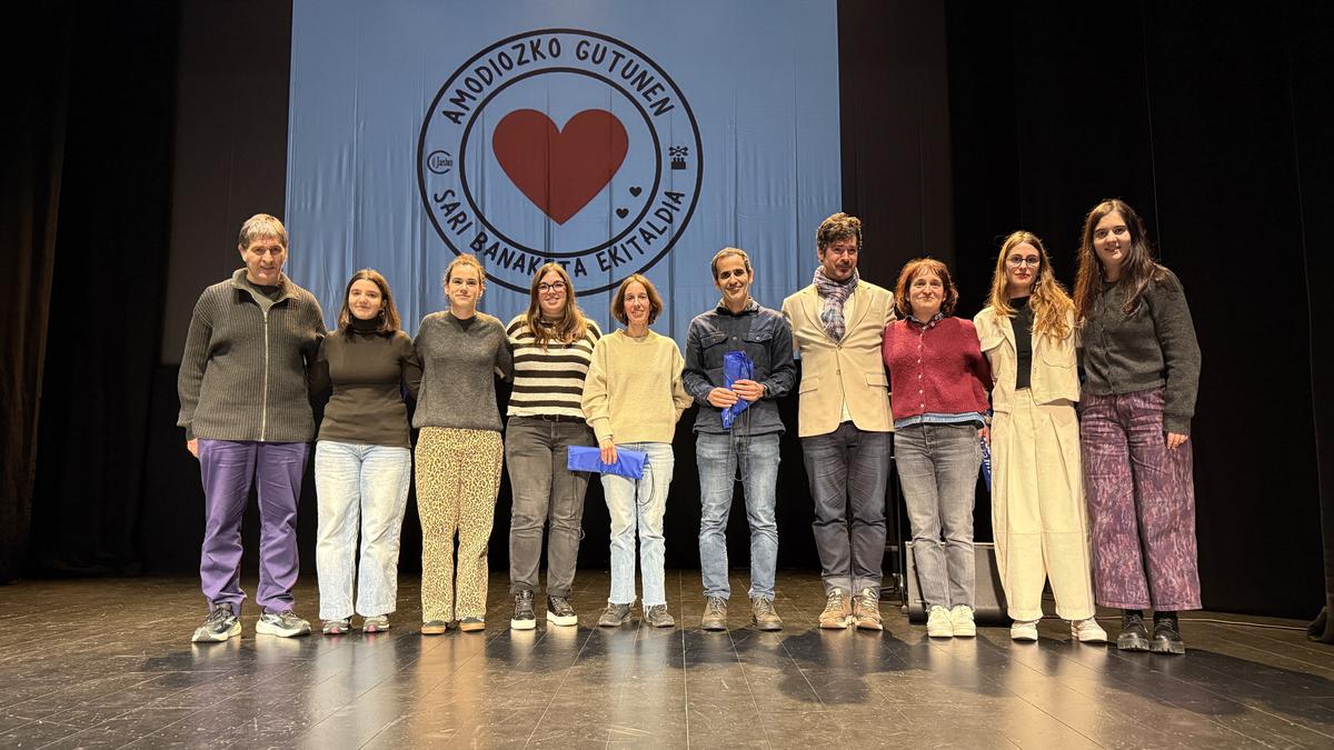 Amodiozko Gutun eta Esaldien lehiaketako sarituek euren lanak irakurri dituzte Seminarixoan