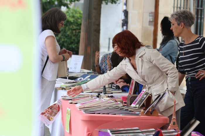 Gabonetako KM0 literatura azoka