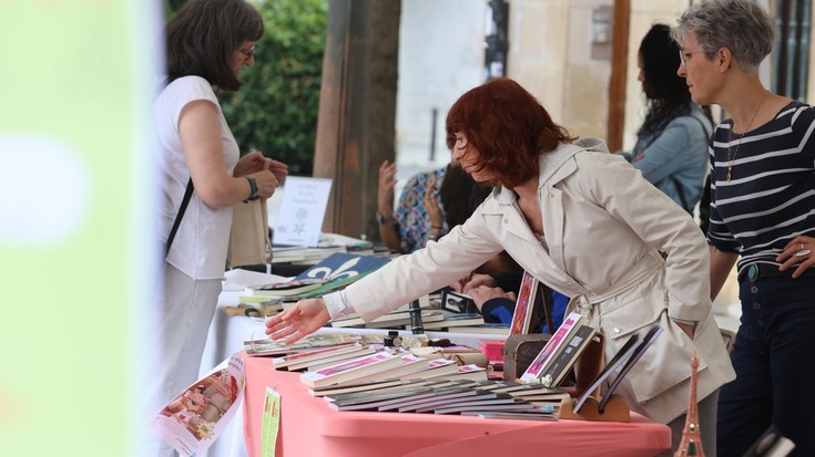 Debagoieneko Literatura Azoka egin dute, Leida elkartearen eskutik